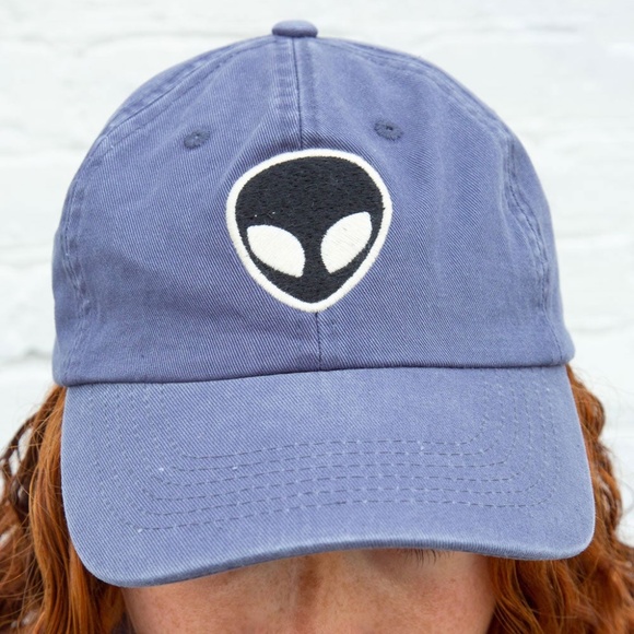 BRANDY MELVILLE Katherine Alien Cap - Picture 1 of 3